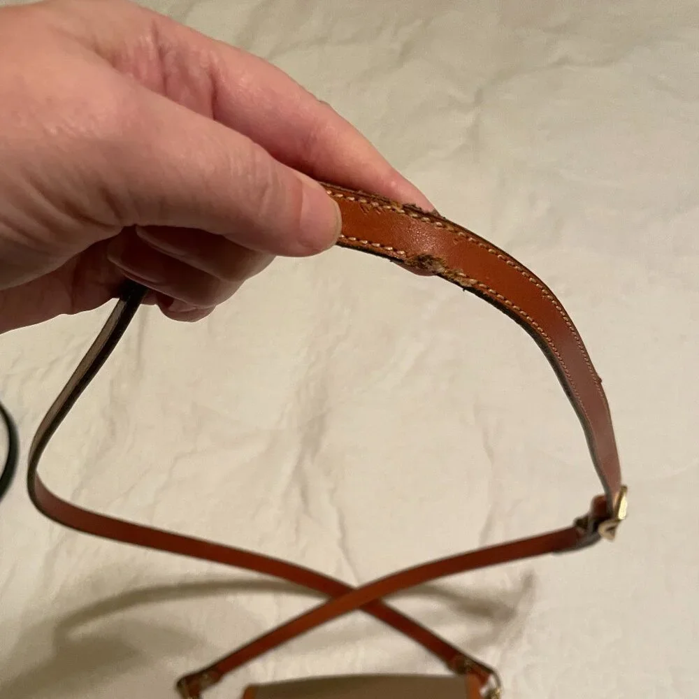 Vintage Dooney & Bourke Big Duck Crossbody handbag damage on strap - Picture 2 of 11